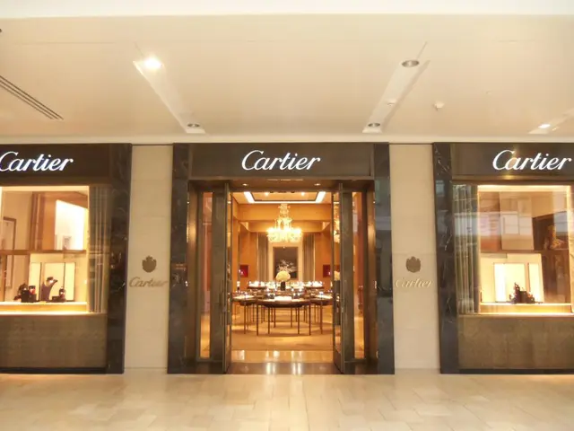 Inner thief executes heist, escapes unnoticed