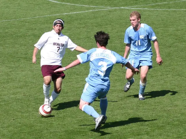 Dwight Phillips Jr. scores the initial touchdown for UGA, propelling them ahead of Marshall in the...